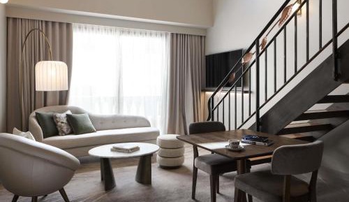 New York Style' Loft Suite with King Bed