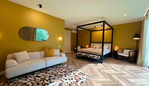 Family Room with Lake View