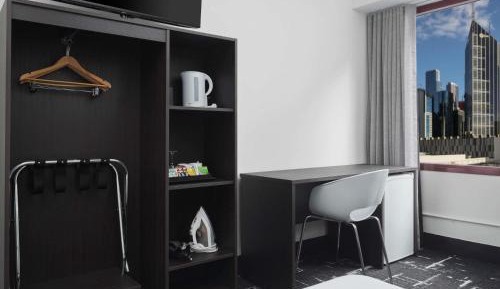 Standard Queen Room