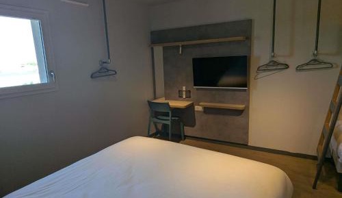 Family Room with One Double and Two Twin Beds