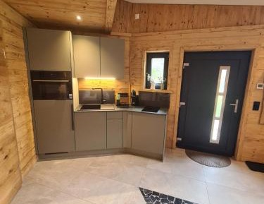 Apartment with Mountain View