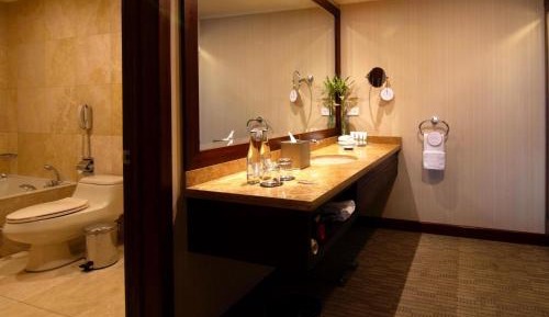 One-Bedroom Executive Suite with Twin Beds