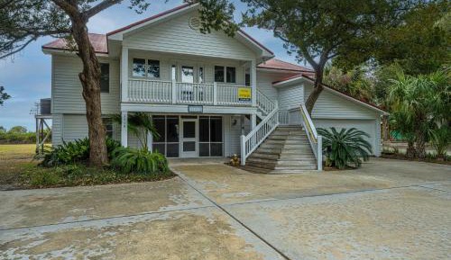 Five-Bedroom Holiday Home