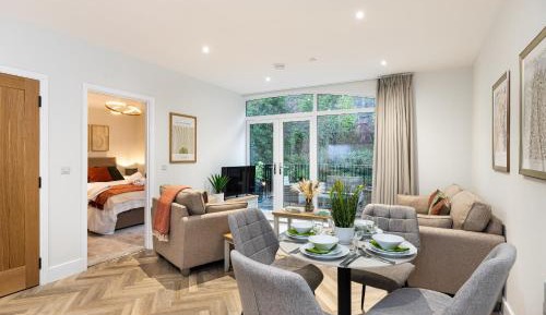One-Bedroom Apartment with Terrace