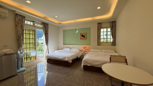 Twin Room with Mountain View