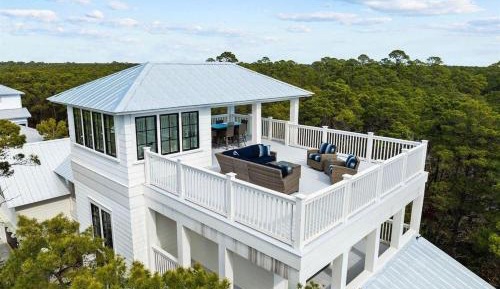 Five-Bedroom Holiday Home
