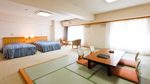 Suite with Tatami Area