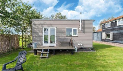 One-Bedroom Holiday Home