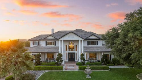 Seven-Bedroom House