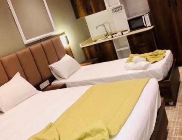 Apartment with Pool View 