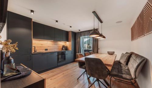 Three-Bedroom Apartment with Mountain View