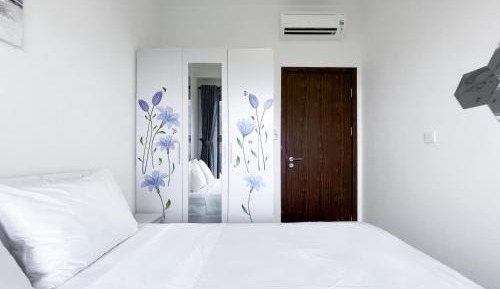 Two-Bedroom Apartment with Balcony