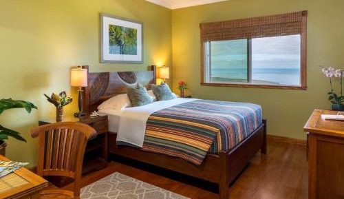 Deluxe Queen Room