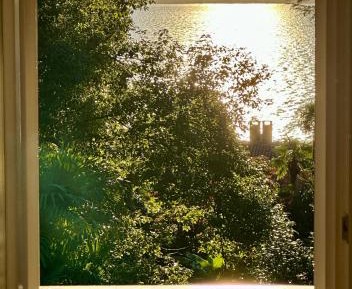 Apartment with Lake View