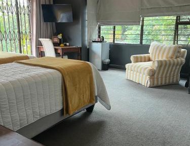 Deluxe King Suite
