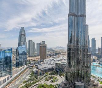 Three-Bedroom Apartment with Burj Khalifa View