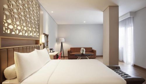 Standard Queen Suite with Sofa