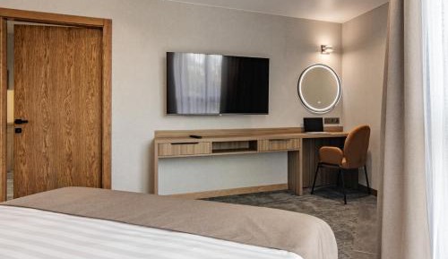 Suite with Mountain View