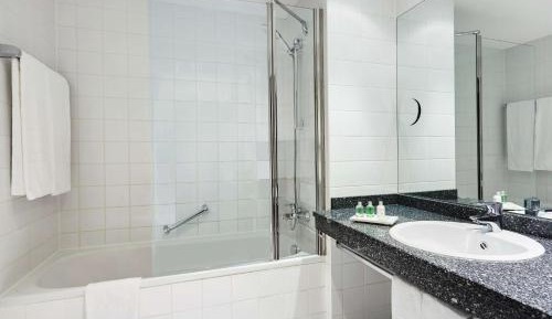 Family Room (2 Adults + 1 Child)