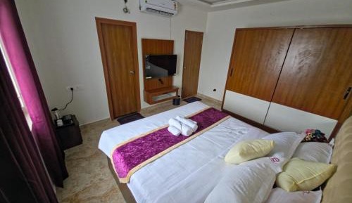 Deluxe Double Room with Balcony