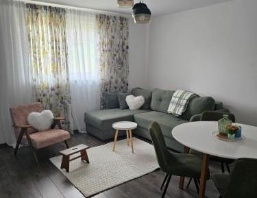 One-Bedroom Apartment with Garden View