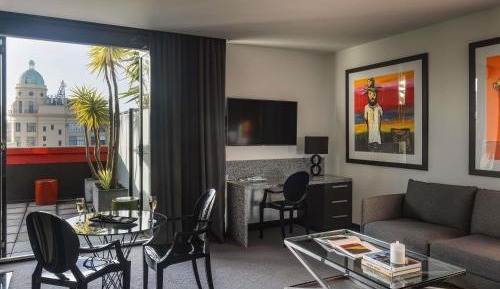 Junior Penthouse