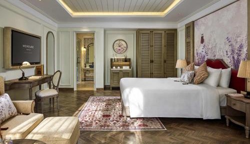 Deluxe Holywood Room