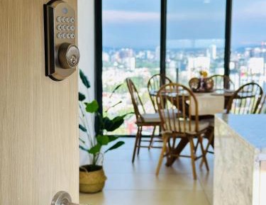 Two-Bedroom Deluxe Apartment with Balcony