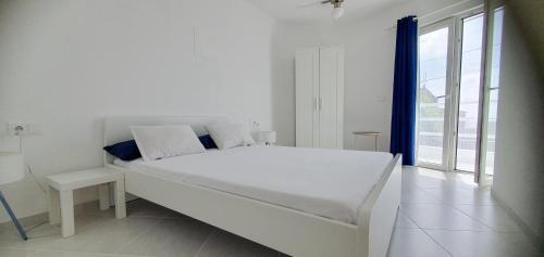 Double Room with Balcony and Sea View