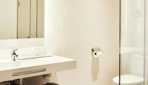 Twin Room with Balcony (Annex)