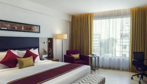Deluxe Room,  with access to cocktail hours from 6-8PM,15% discount on Food & Soft Beverages & SPA.