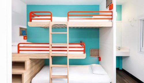 6-Bed Dormitory Room with Shared Bathroom