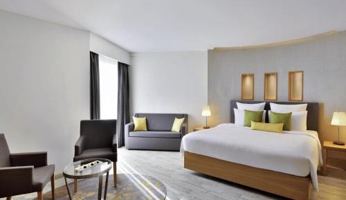 Executive Room with Bathtub with Complimentary one free ticket for Trampoline Park at Imagicaa per room per stay and 20% discount on Food and Beverage
