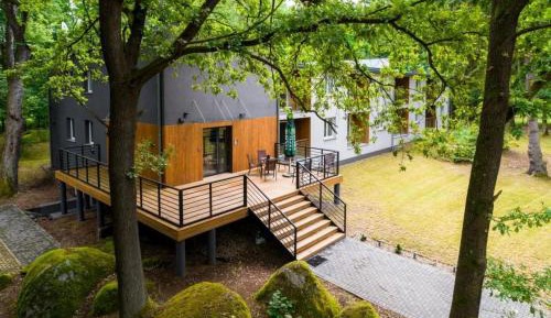 One-Bedroom Apartment with Balcony