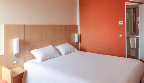 Standard One Double Bed