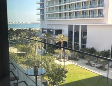 One-Bedroom Apartment - Sea Side