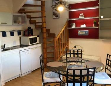 Superior One-Bedroom Apartment