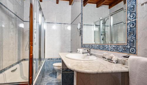 Superior One-Bedroom Apartment