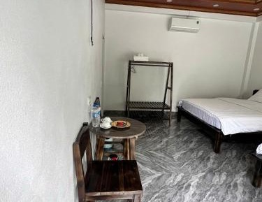 Family Room with Garden View