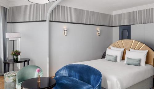 Junior Suite with Double Bed and Balcony - Beach Front