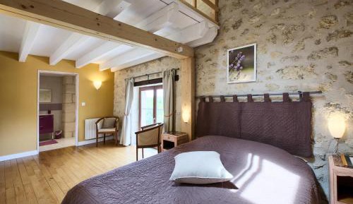 Deluxe Queen Suite