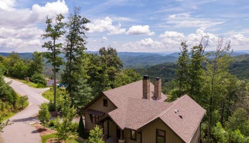 Three-Bedroom Vacation Home 
