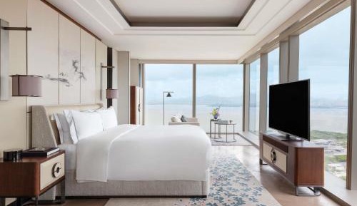 Premier King Room with City and Sea View