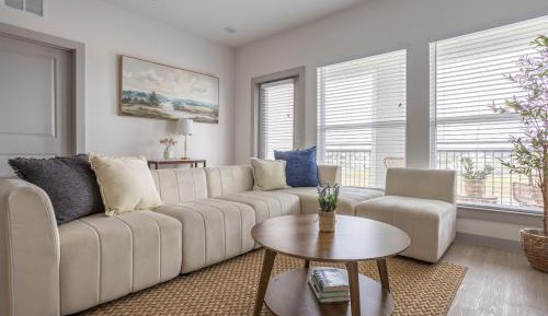 Apartment with Lake View