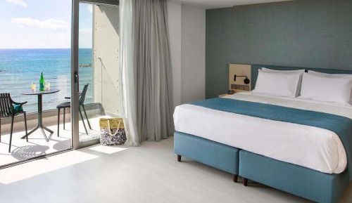 Superior Double Room with Balcony and Sea View