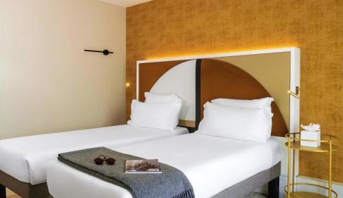 Classic Room with Two Single Beds and Sofa Bed 