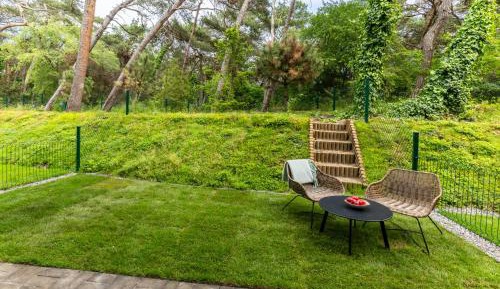 Suite for 4 people with a forest garden