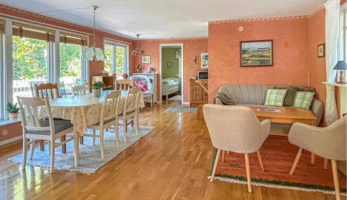 Three-Bedroom Vacation Home 