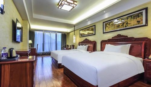 Superior Twin Room with City View