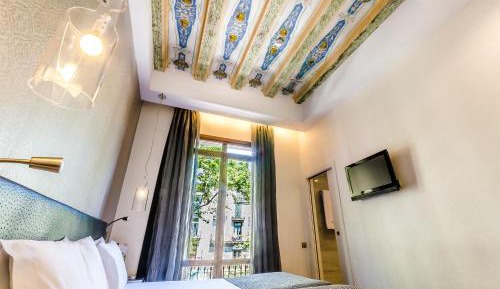 Double or Twin Room with Las Ramblas View